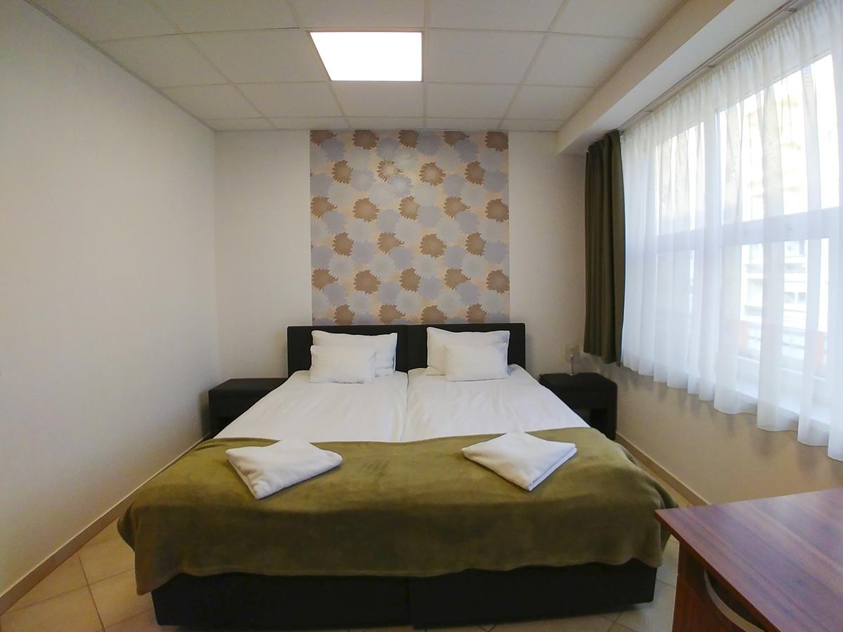 Lotus Hotel Szeged Exteriör bild